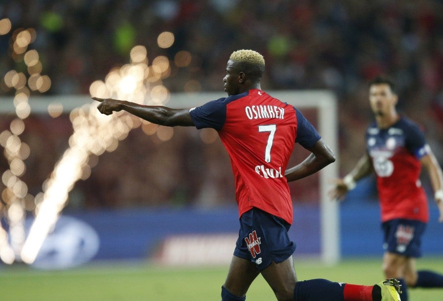 Victor Osimhen celebra un gol con Lille