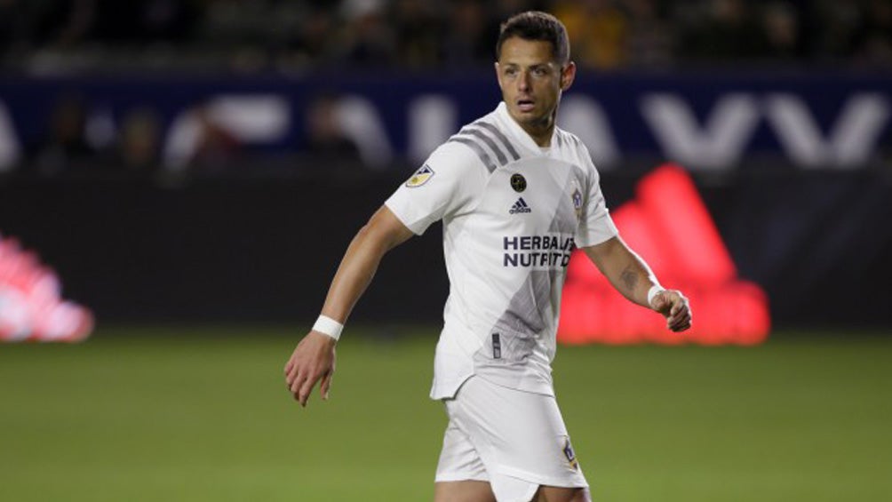 Chicharito durante un partido con el Galaxy en MLS 