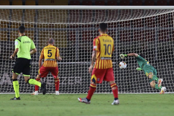 Lecce ve vencida su portería ante Parma