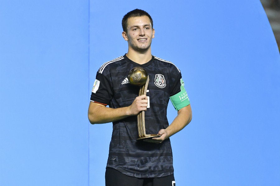 Pizzuto con la Selección Mexicana Sub 17