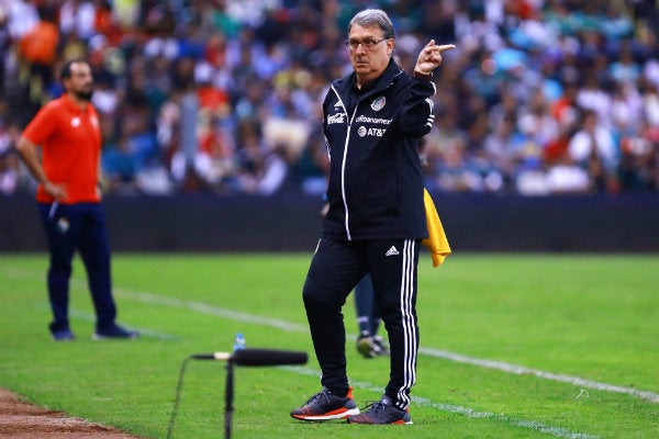 Gerardo Martino durante un entrenamiento del Tri