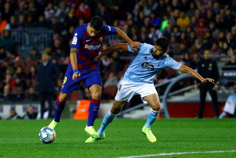 Néstor Araujo durante un partido con Celta de Vigo