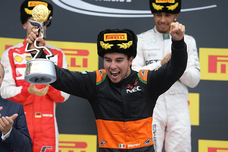 Checo Pérez celebra su tercera puesto en el GP de Rusia