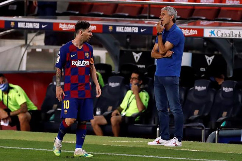 Messi y Quique Setién durante un duelo en LaLiga 