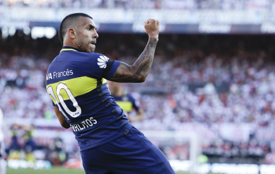 El Apache celebra un gol