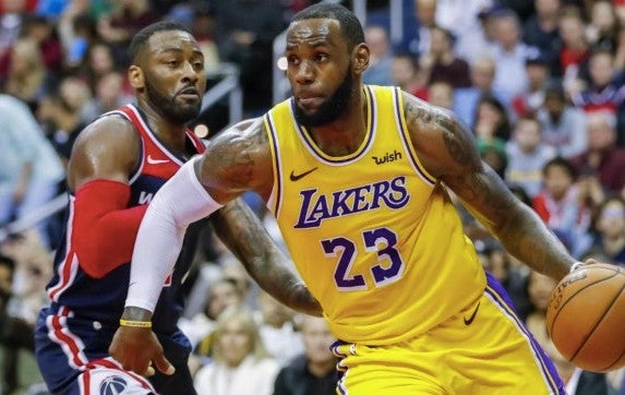 LeBron en un juego con los Lakers 