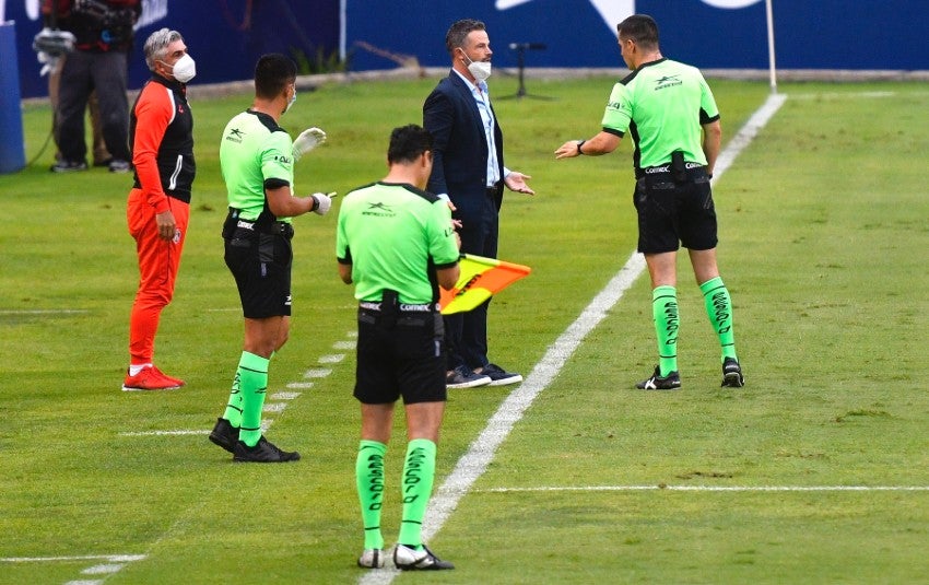 Rafa Puente durante un partido con Atlas