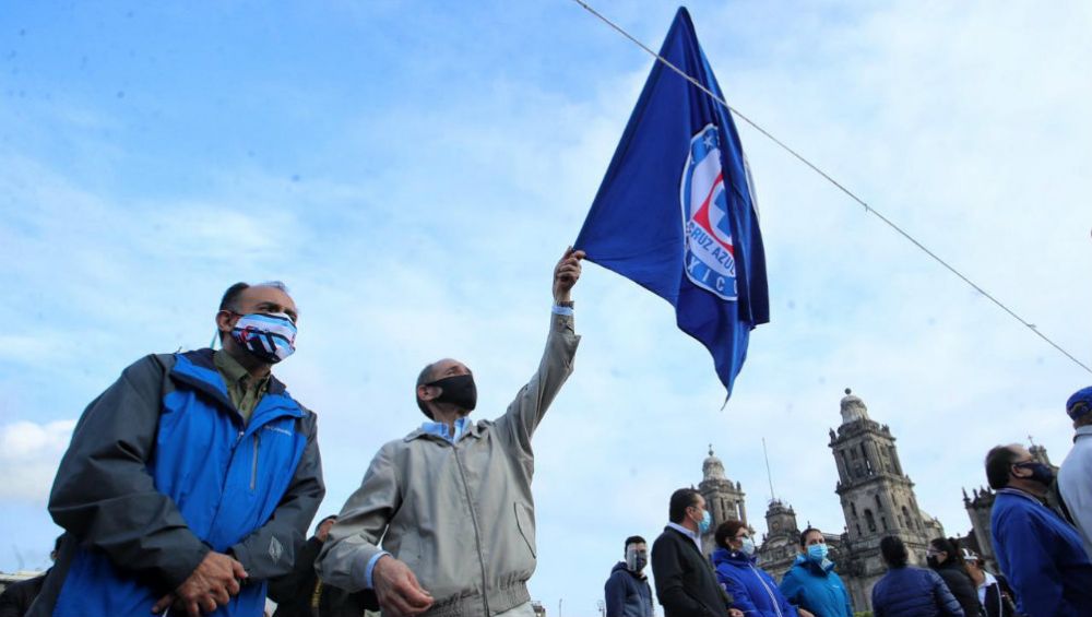 Cruz Azul: Cooperativistas se manifiestan en favor de Billy Álvarez