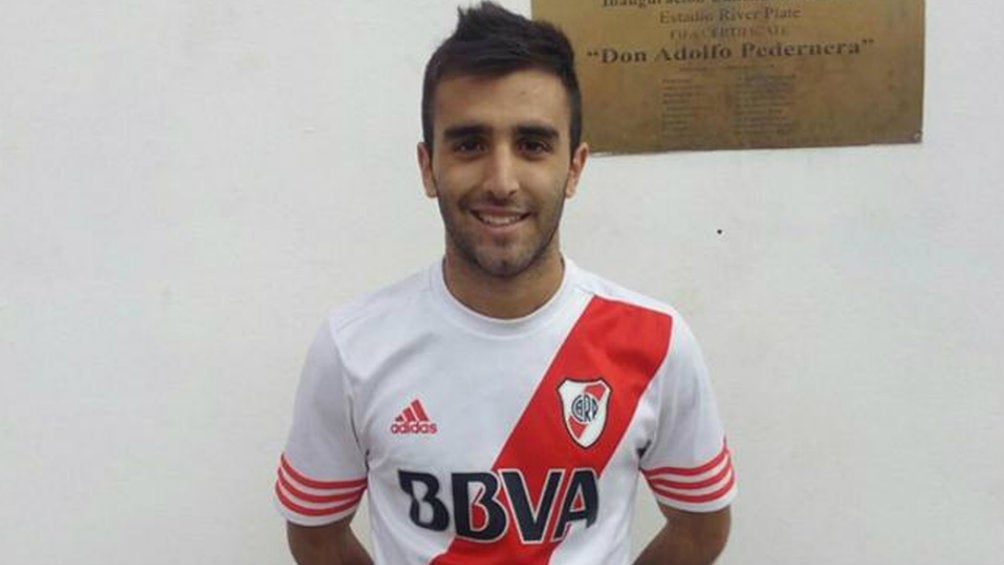 Federico Lavallén jugando con River Plate