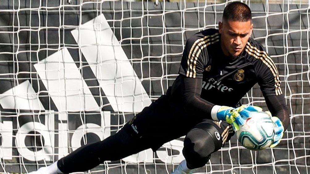 Alphonse Areola durante un entrenamiento con el Real Madrid 