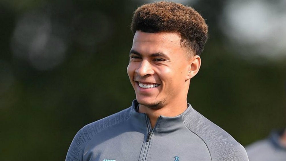 Dele Alli fue captado con su novia disfrutando en las playas de Grecia