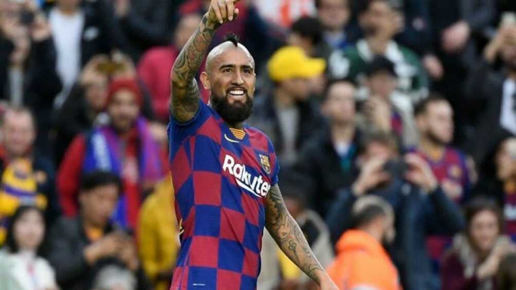 Vidal dedica su anotación a la afición del Barça