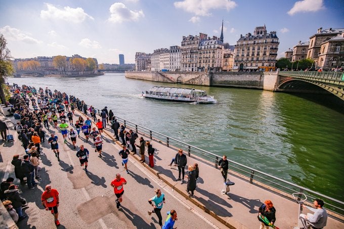 Cancelan Maratón de París por coronavirus