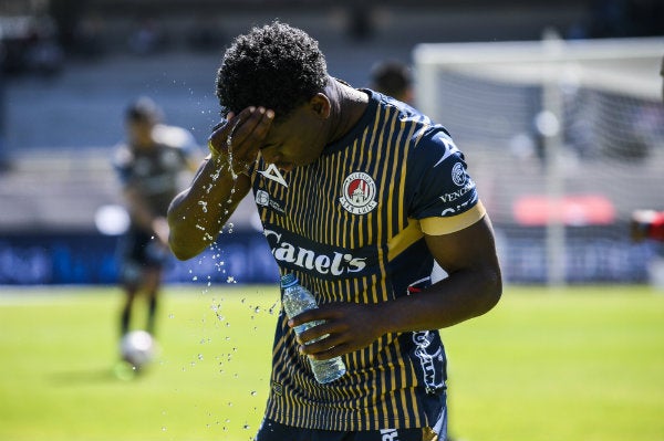 Anderson Julio en acción con Atlético San Luis