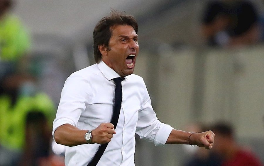 Conte celebrando un gol del Inter