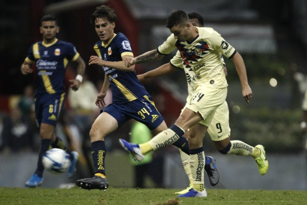 Benedetti en acción con América