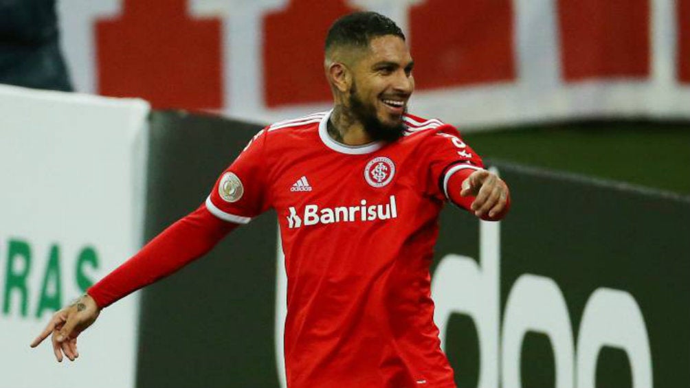  Paolo Guerrero en partido 