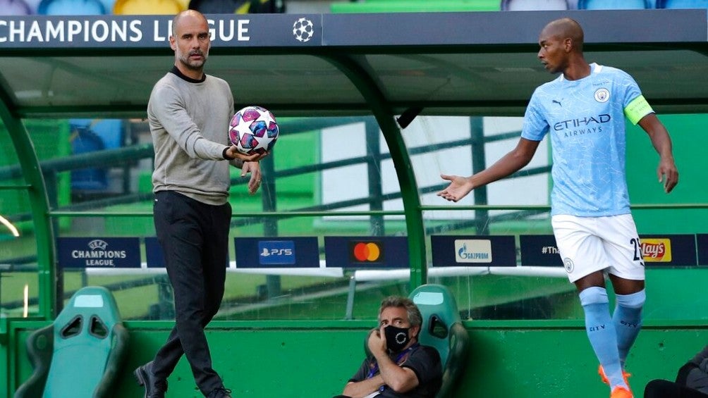 Pep Guardiola durante un partido con el City