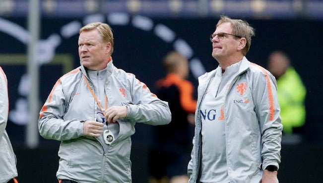 Koeman y Lodeweges en un entrenamiento con Holanda 