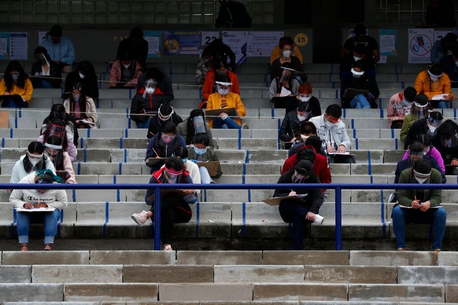 Examen de la UNAM en el Olímpico Universitario