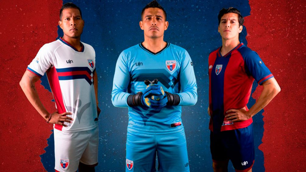 Jugadores de Atlante presumen nuevos jerseys