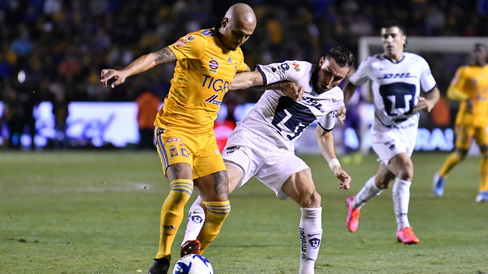 Tigres vs Pumas en partido