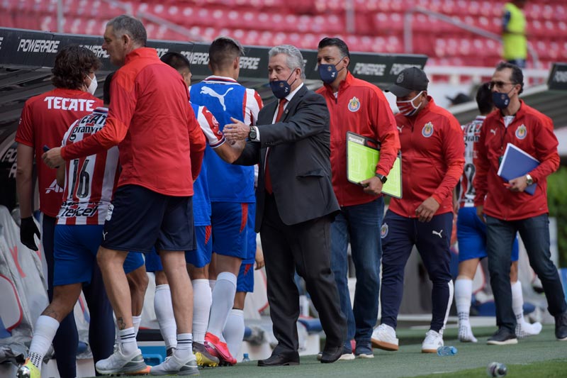 El Rey Midas felicitando a sus jugadores