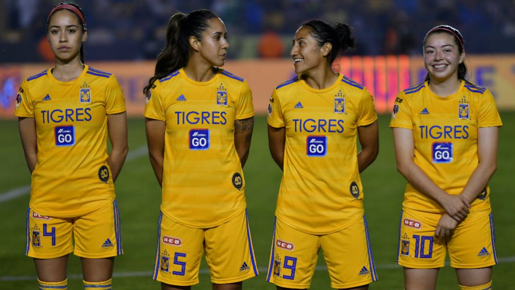 Video: Jugadoras de Tigres Femenil quedaron atoradas en un ...