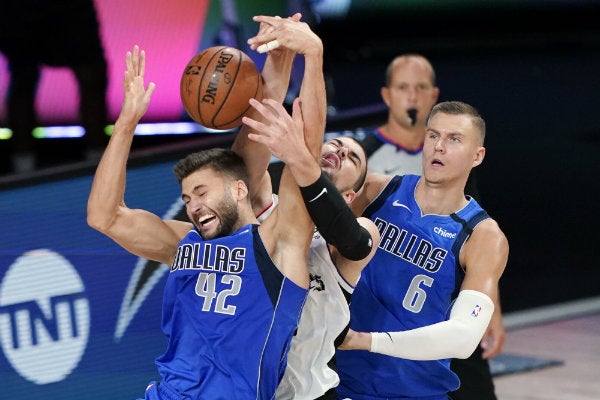 Acción en Los Ángeles Clippers vs Dallas Mavericks