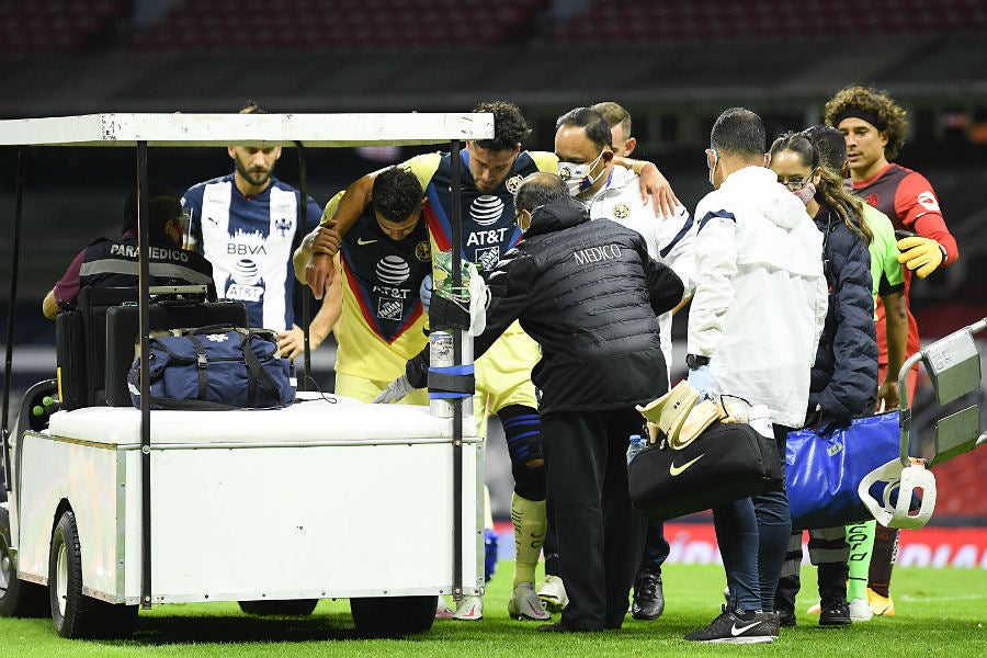 El defensor paraguayo salió de la cancha