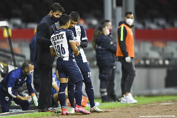 El delantero minutos antes de ingresar a la cancha