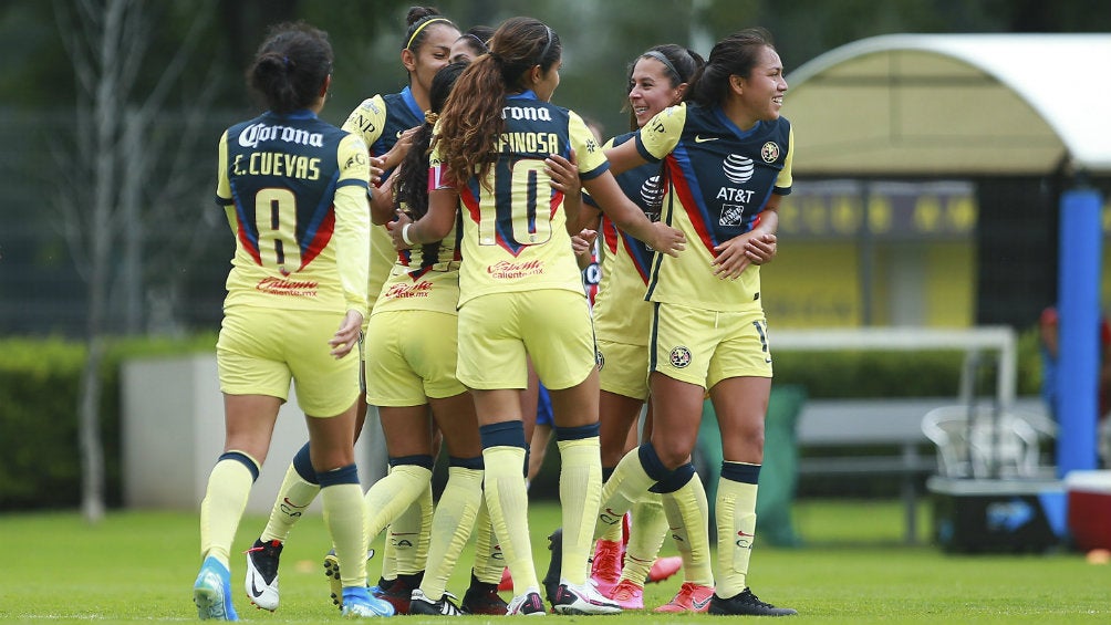 América Femenil en festejo de gol