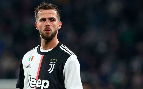 Pjanic cuando era jugador de la Juventus