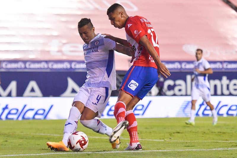 El jugador celeste durante el partido vs Atlético