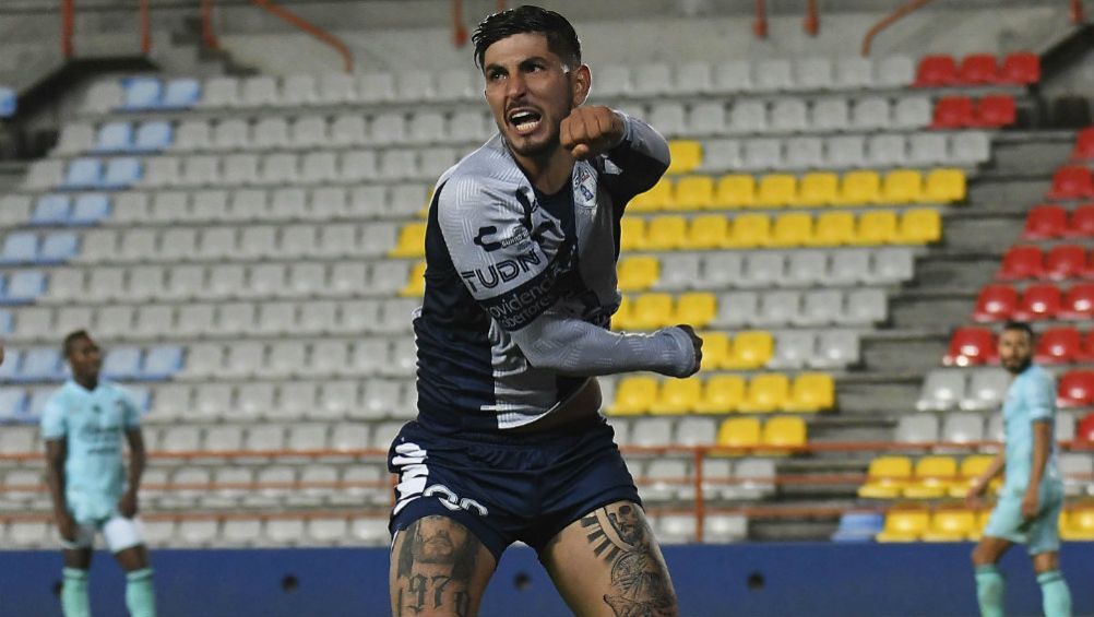 Víctor Guzmán en festejo con Pachuca