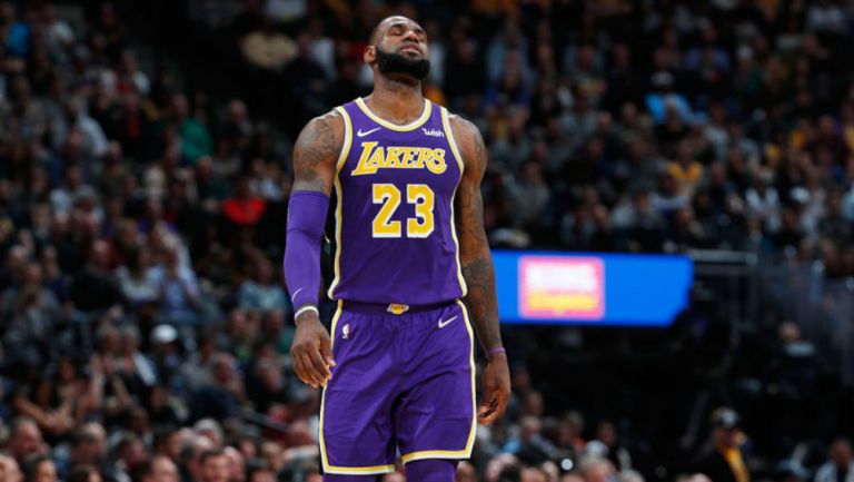 LeBron James, en lamento en un juego de los Lakers