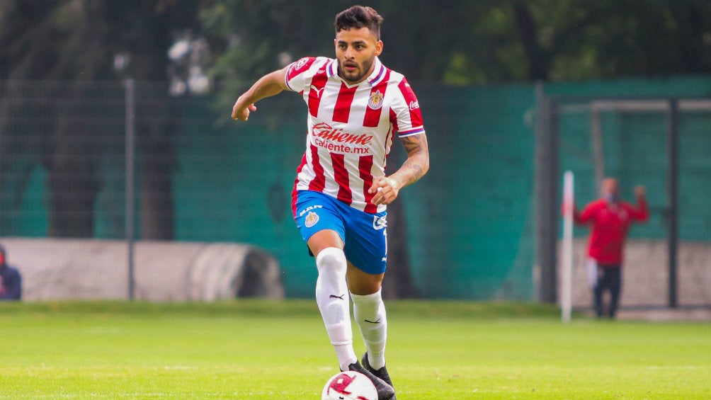 Alexis Vega en partido con Chivas