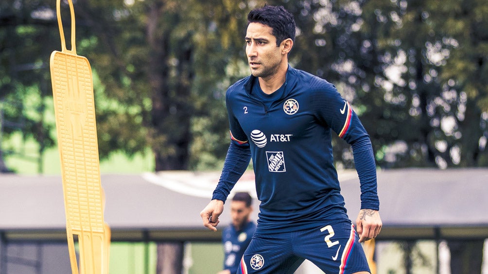 Luis Fuentes durante un entrenamiento con América 