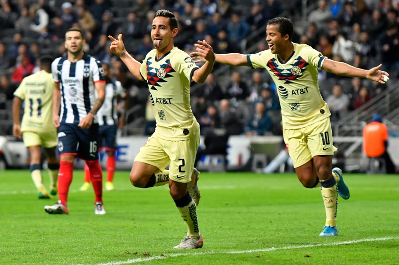 El lateral celebrando un gol con el club de Coapa