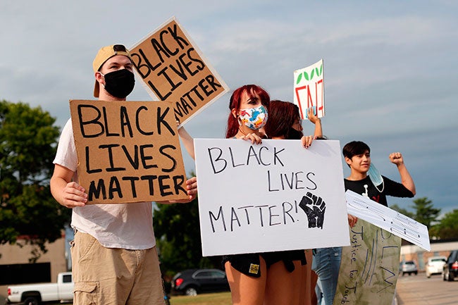 Manifestación contra el racismo en Wisconsin