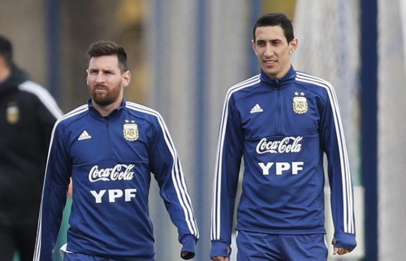 Messi y Di María previo a un partido