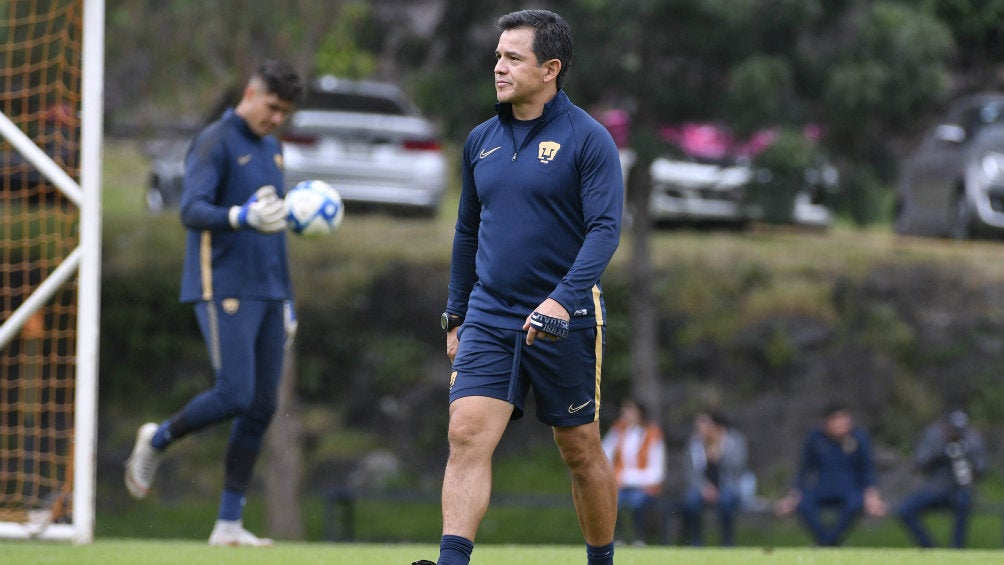 Israel López en entrenamiento