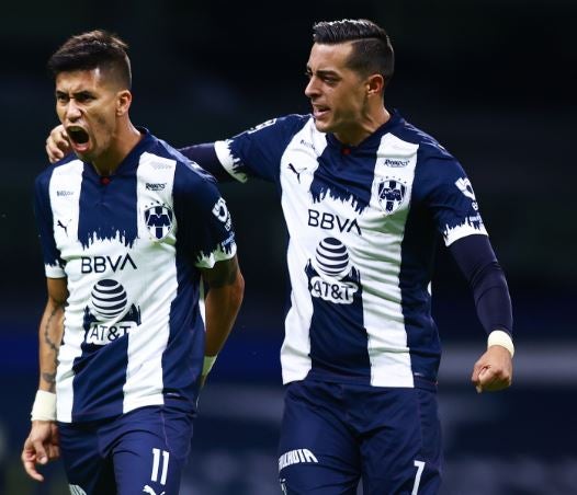 Meza y Funes Mori festejan un gol