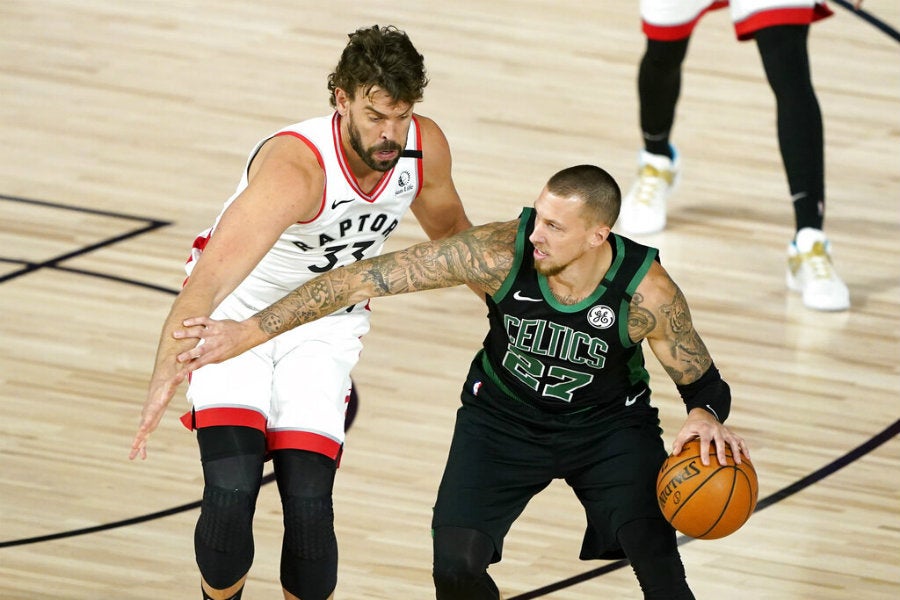 Daniel Theis ante Marc Gasol