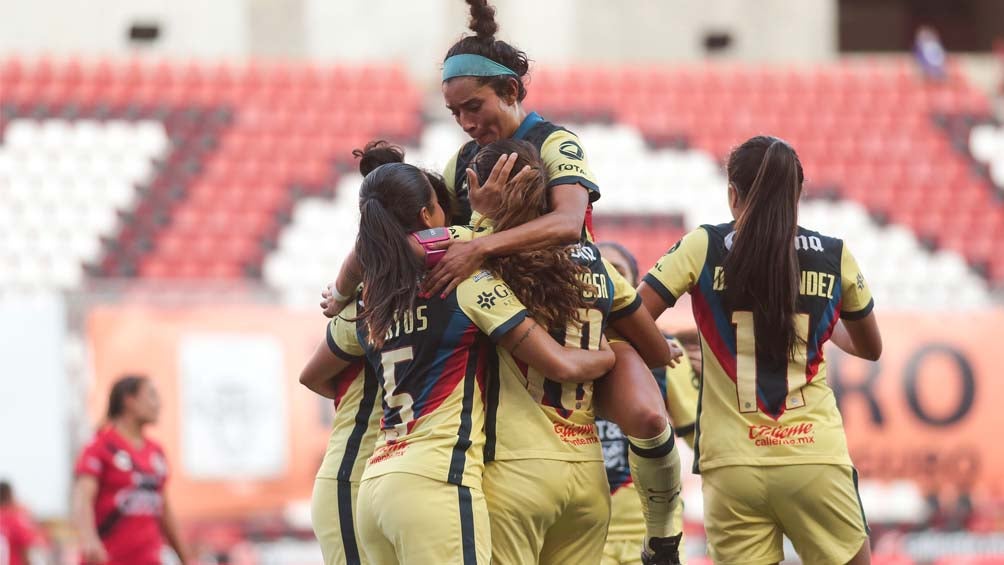 Jugadoras de América festejan diana de Daniela Espinosa 