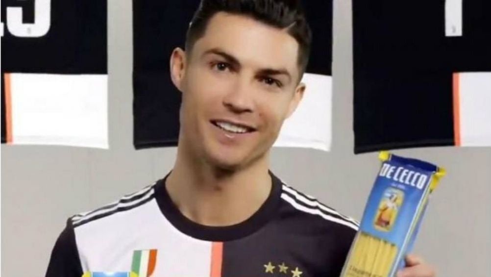 Cristiano Ronaldo en el comercial de fideos