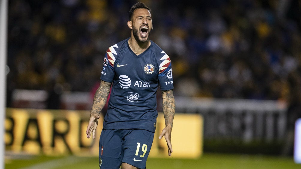 Emmanuel Aguilera en festejo de gol