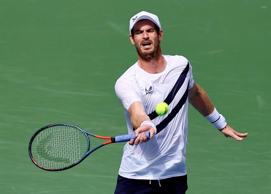 Murray contestando un servicio 