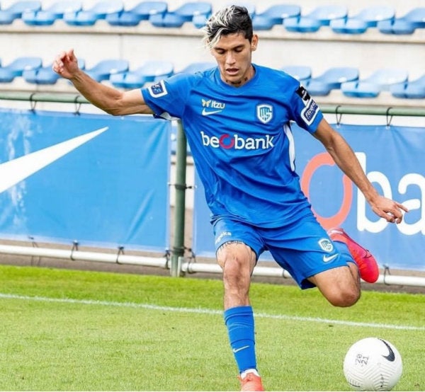 Arteaga en partido con Genk