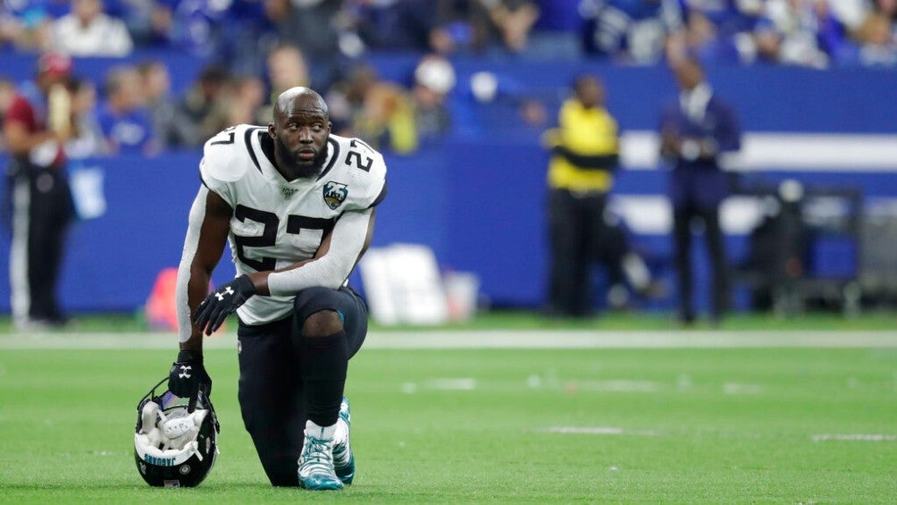 Leonard Fournette durante un partido con Jaguars